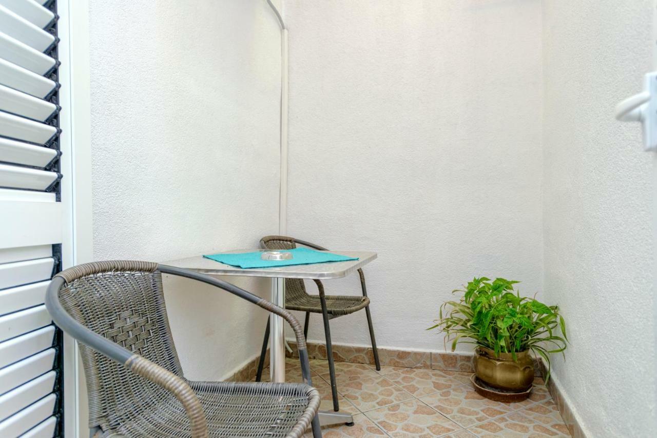 Apartments Ana Buratovic Stari Grad  Exterior photo